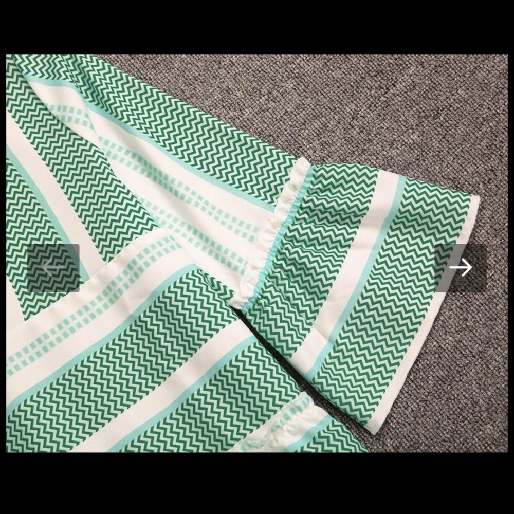 Chic Color Block Print Bell Cuff Sleeve Mini Dress - Picture 7 of 11